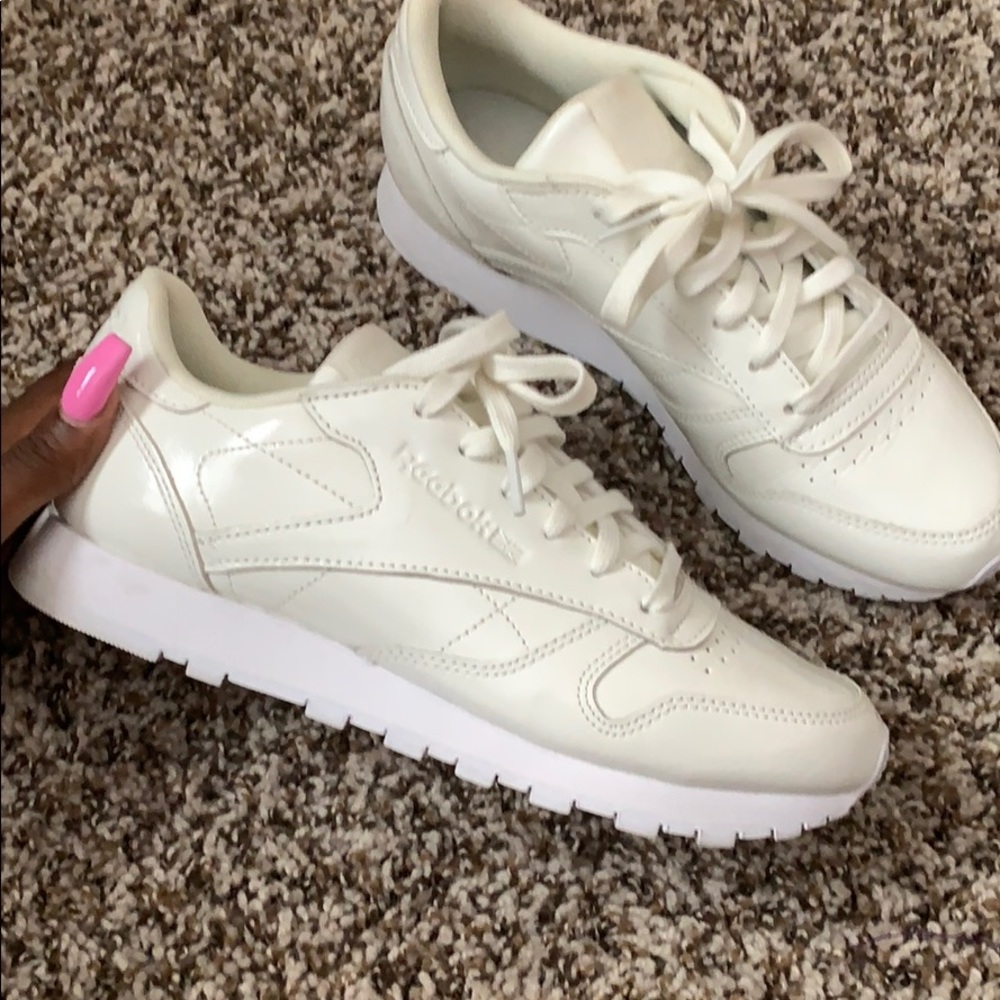Sneakers. Patent leather